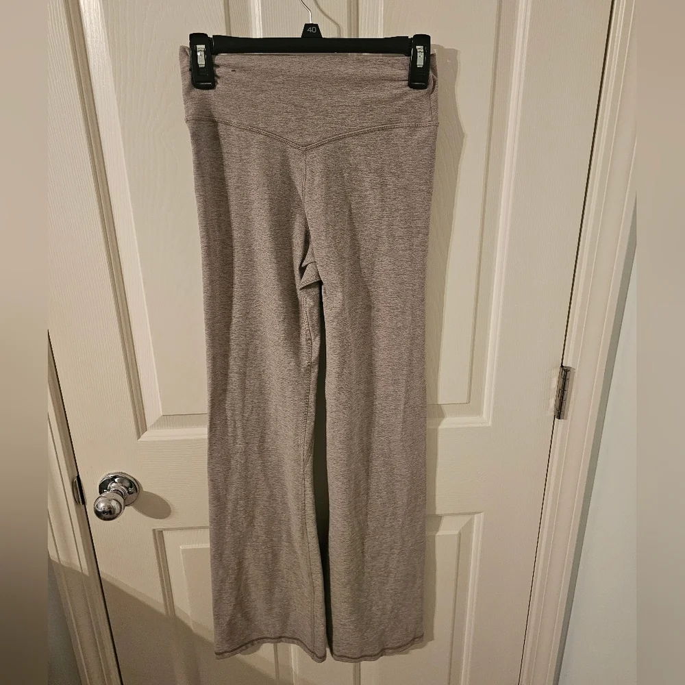 Abercrombie & Fitch YPB 3 Pair Bundle everydaySOFT Flare Legging Size M - Picture 6 of 12